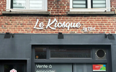 Réalisation à Linselles : enseigne ALU Composite avec lettres découpées pour « Le Kiosque ».